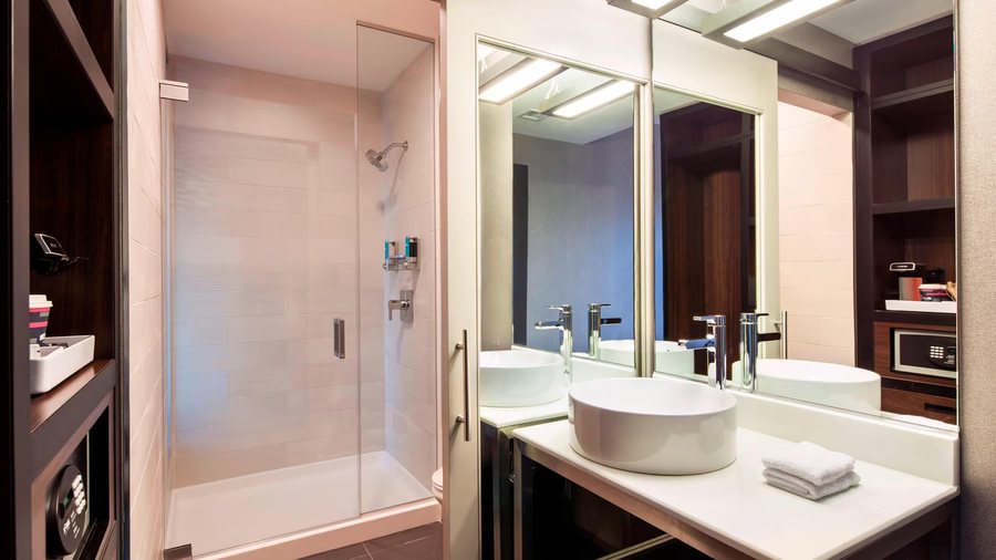 Stay Alfred on Longfellow Place — Bathroom