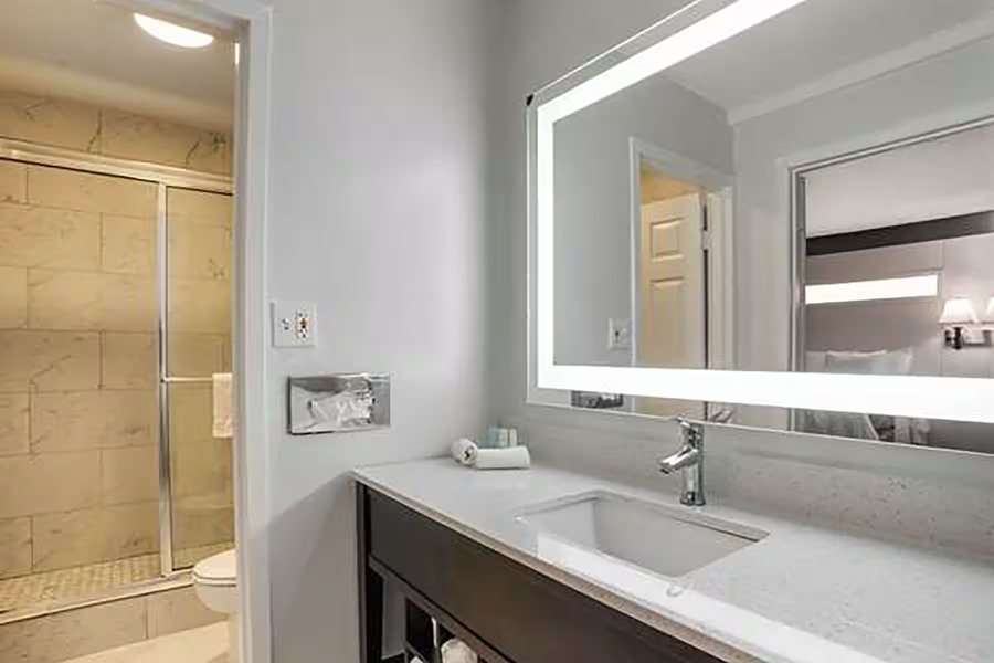 Stay Inn Suites Montgomery — Bathroom
