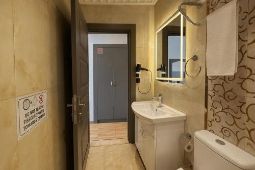 Stay Lab Taksim Istanbul — Bathroom