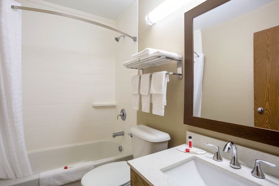 Stay Waterfront — Bathroom