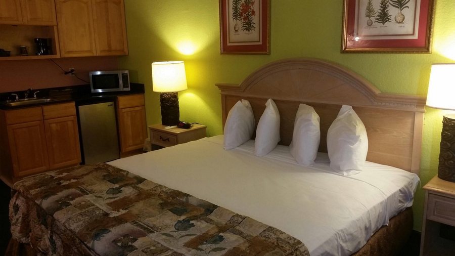 Stayable Suites Kissimmee East — Guest room
