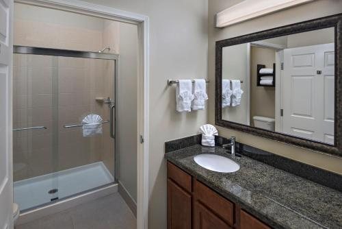 Staybridge Suites Austin North Parmer Lane by IHG — Bathroom