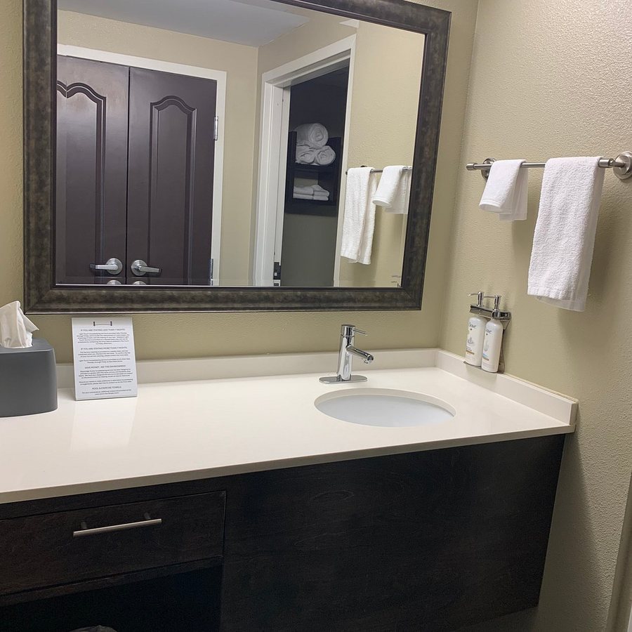 Staybridge Suites Austin Round Rock by IHG — Bathroom