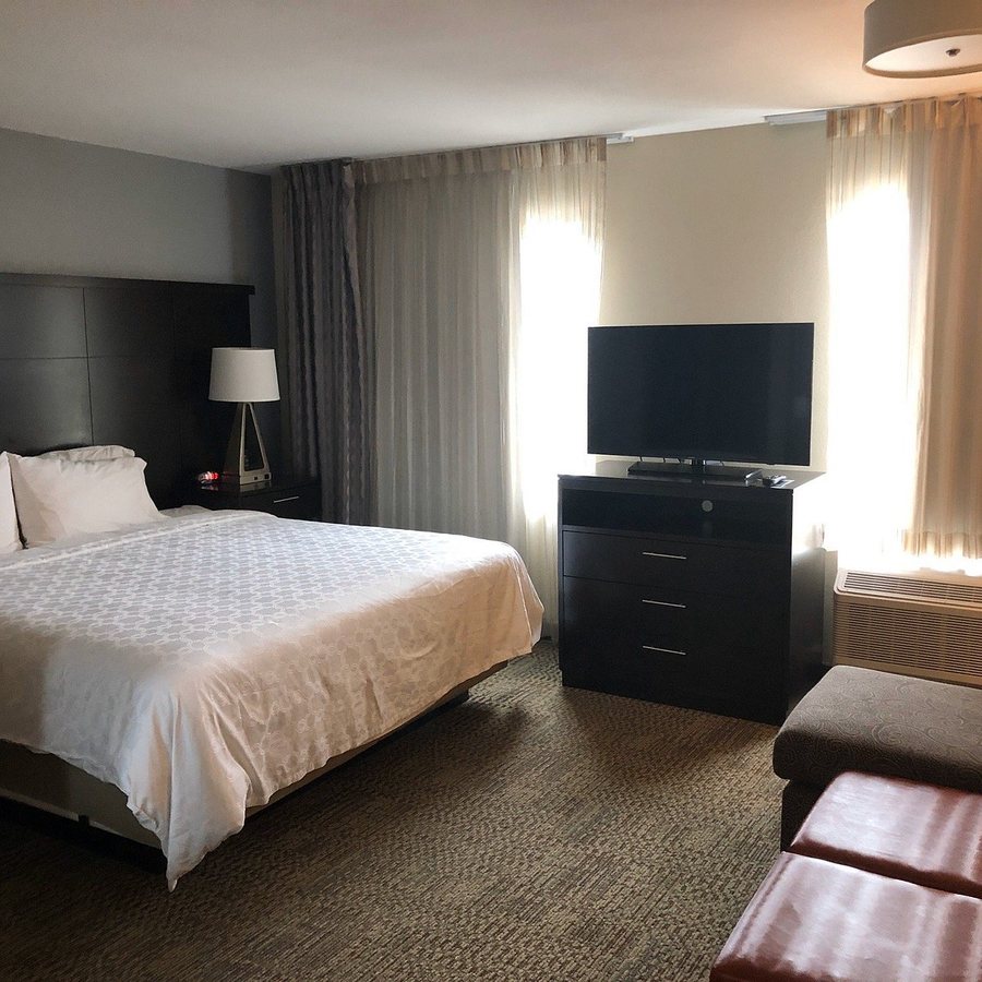 Staybridge Suites Austin South Interstate Hwy 35 by IHG — Guest room