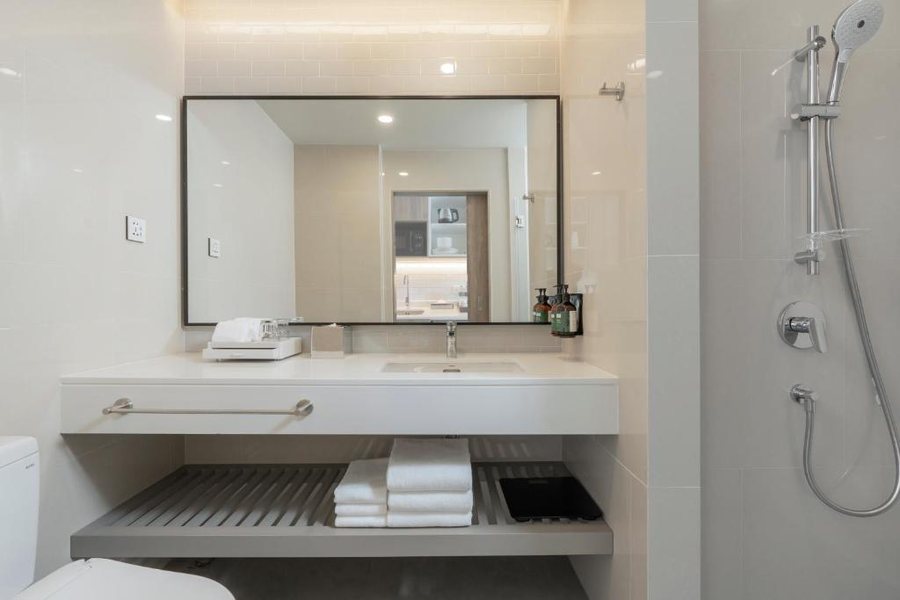 Staybridge Suites Bangkok Thonglor by IHG — Bathroom