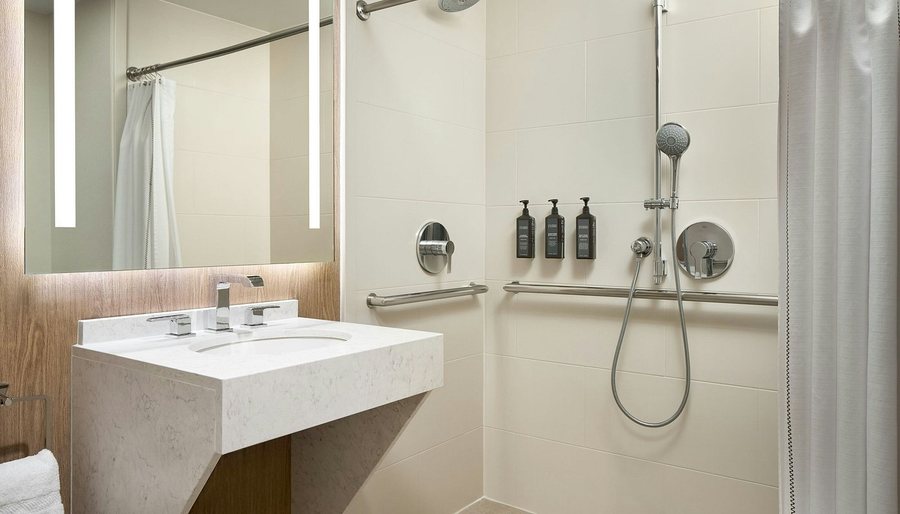Staybridge Suites Chicago O hare Rosemont by IHG — Bathroom