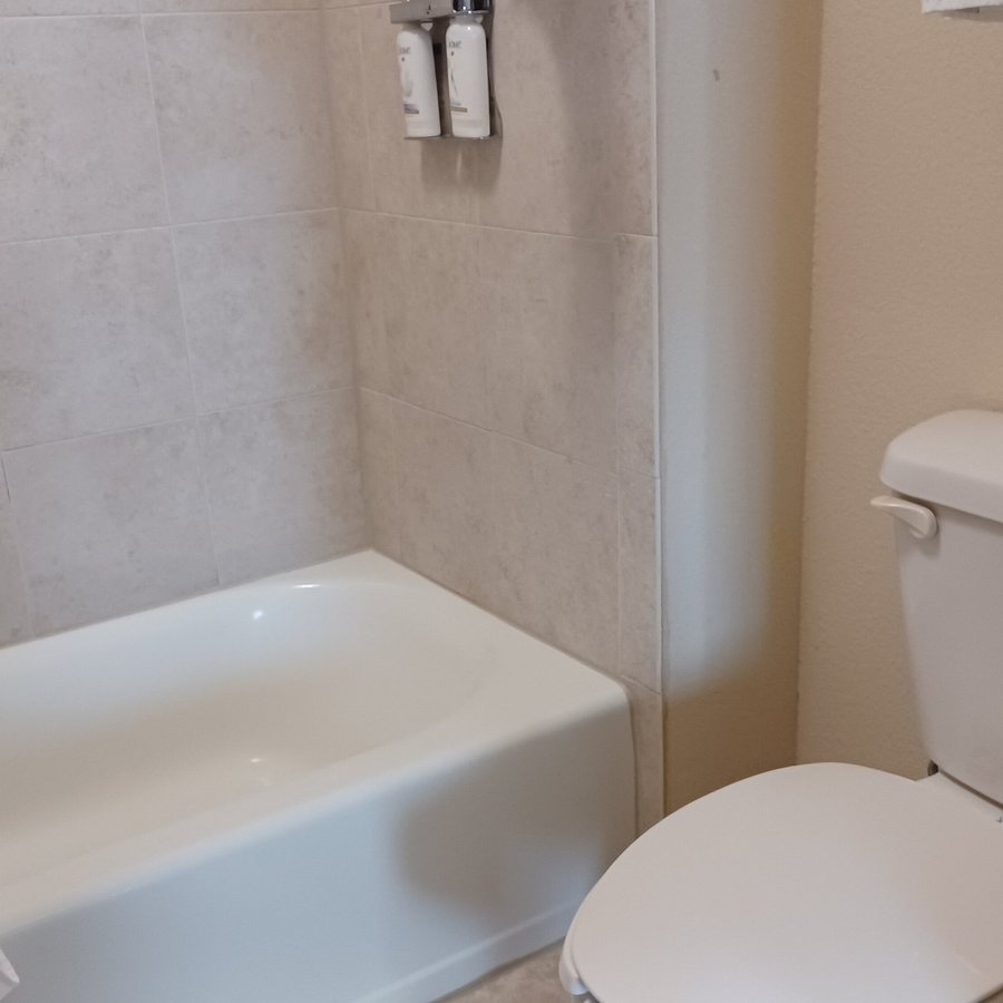 Staybridge Suites Corpus Christi By IHG — Bathroom