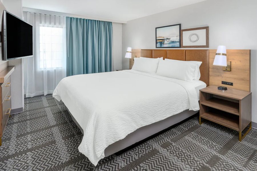 Staybridge Suites Denver Cherry Creek by IHG — Guest room