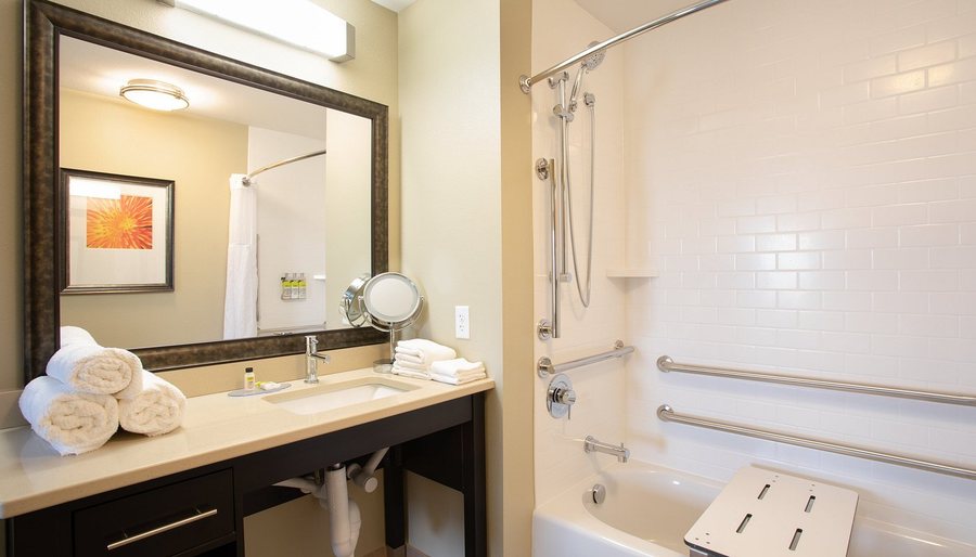 Staybridge Suites Denver Tech Center by IHG — Bathroom