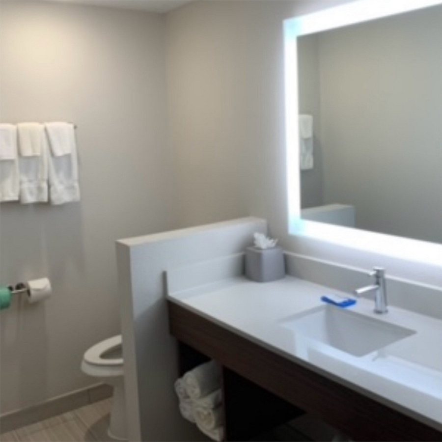 Staybridge Suites DFW Airport North by IHG — Bathroom