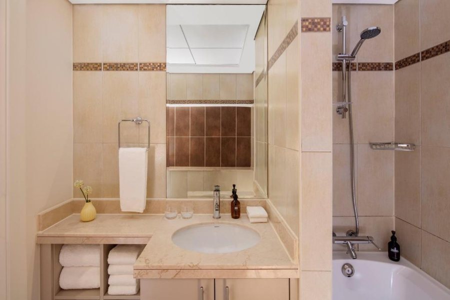 Staybridge Suites Dubai Al Maktoum Airport by IHG — Bathroom