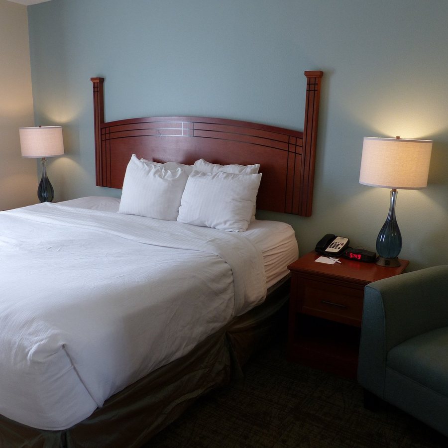 Staybridge Suites Fargo By IHG — Guest room