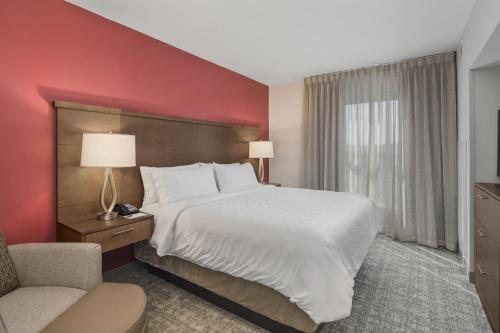 Staybridge Suites Florence Center by IHG — Guest room