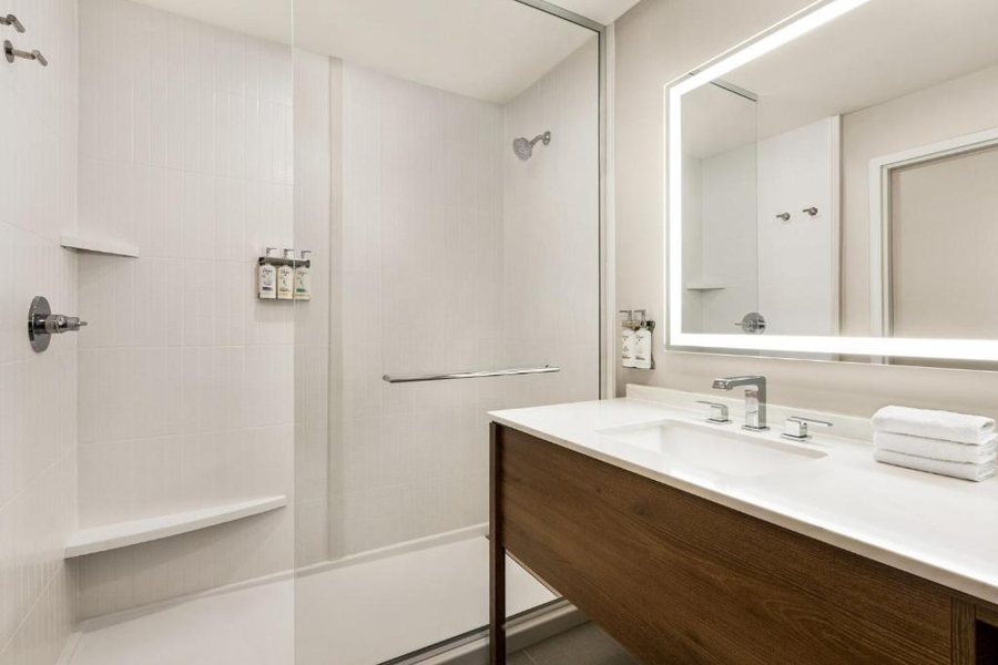 Staybridge Suites Greenville I 85 Woodruff Road By Ihg — Bathroom