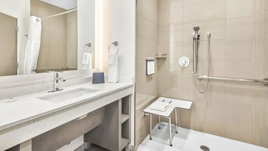 Staybridge Suites Houston Medical Center by IHG — Bathroom