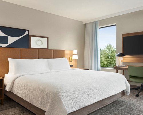 Staybridge Suites Lexington By IHG — Guest room