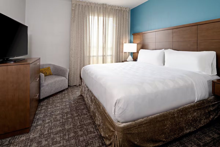 Staybridge Suites Long Beach Airport by IHG — Guest room