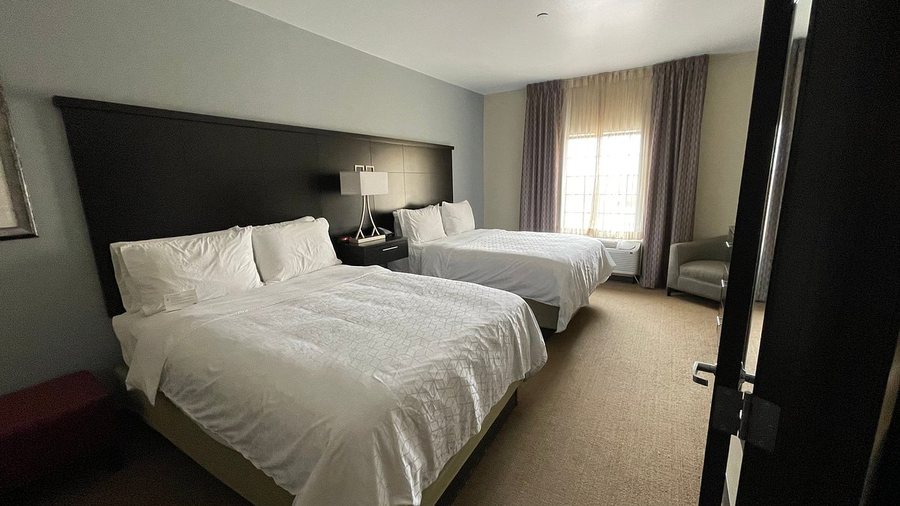Staybridge Suites Lubbock by IHG — Guest room