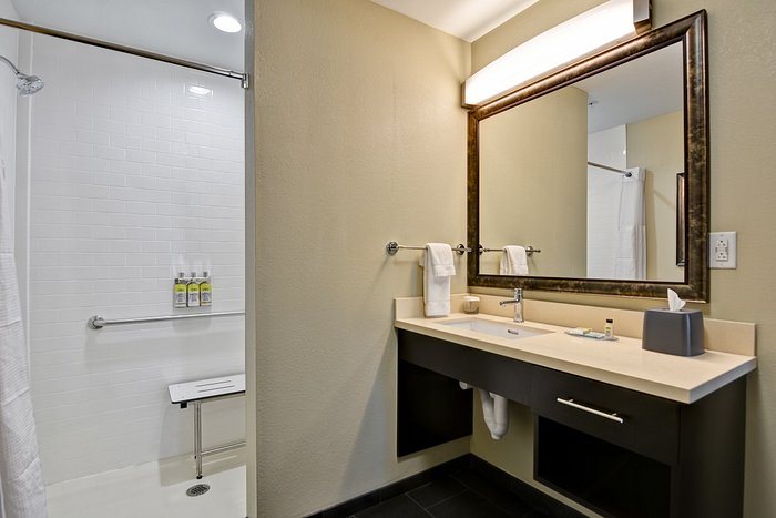 Staybridge Suites Nashville Franklin by IHG — Bathroom