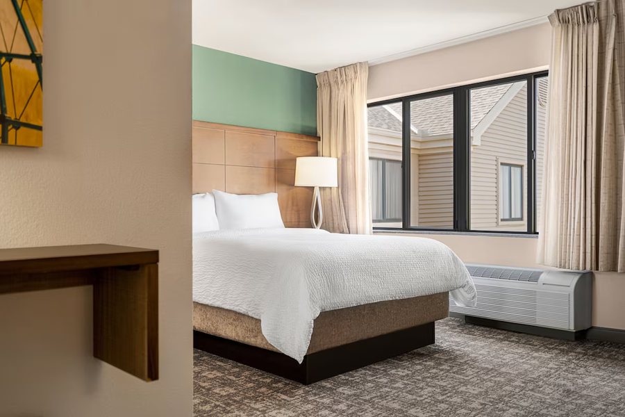 Staybridge Suites Oklahoma City Quail Springs by IHG — Guest room