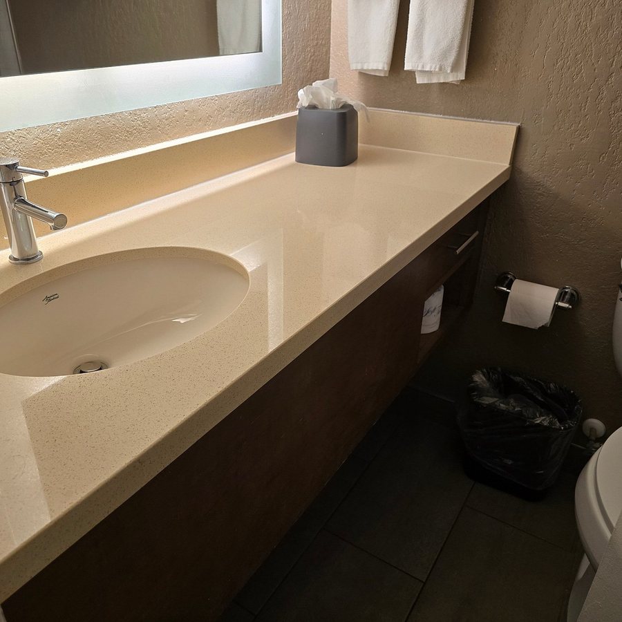 Staybridge Suites Orlando Royale Parc Suites — Bathroom