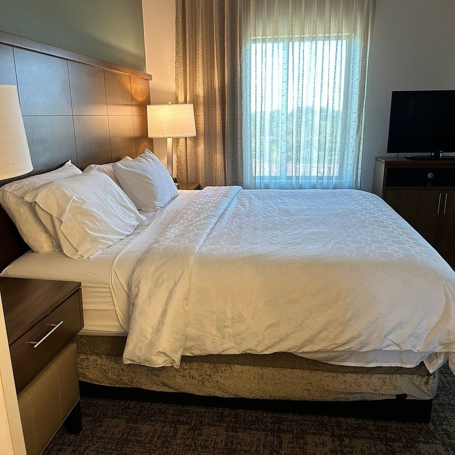Staybridge Suites Overland Park Kansas City Area by IHG — Guest room