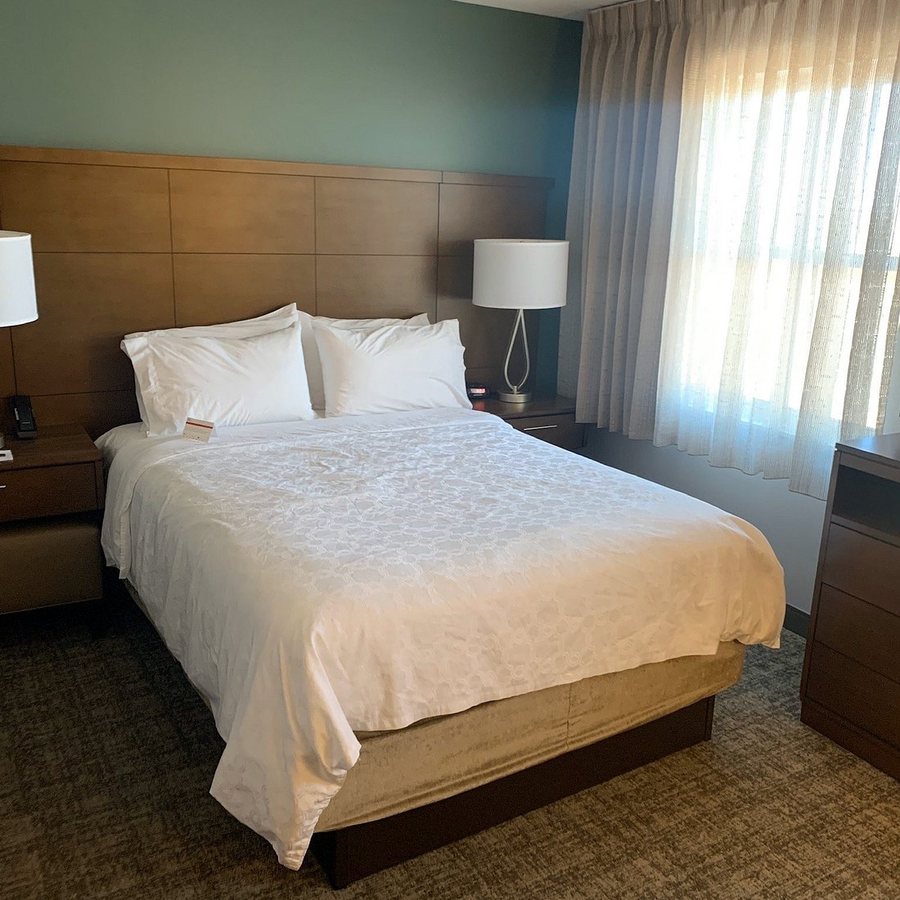 Staybridge Suites Phoenix East Gilbert by IHG — Guest room