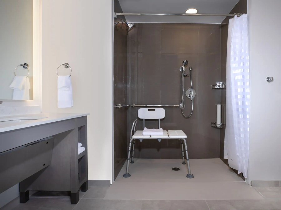 Staybridge Suites Rehoboth Beach by IHG — Bathroom
