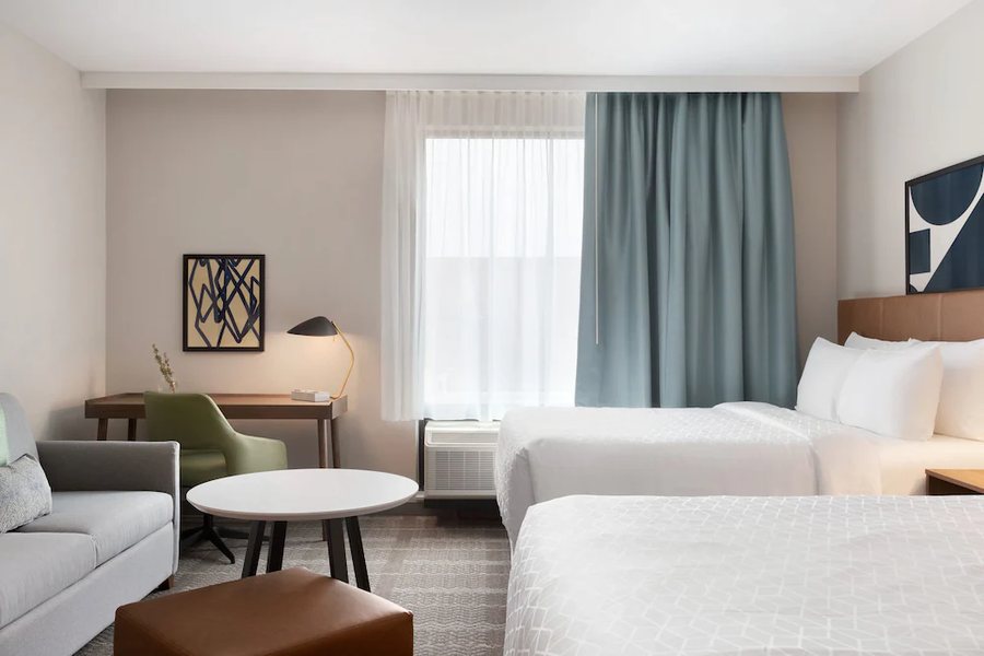 Staybridge Suites Rochester Mayo Clinic Area — Guest room