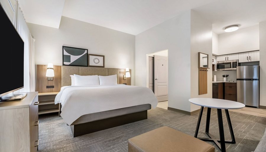 Staybridge Suites Toledo Maumee By IHG — Guest room