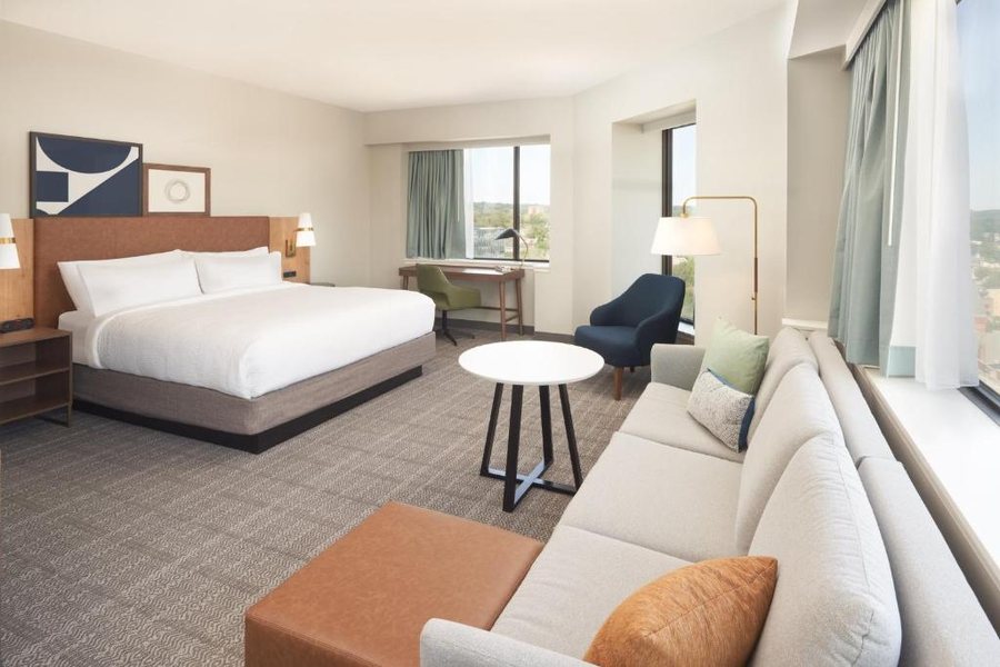 Staybridge Suites Wilmington Downtown by IHG — Guest room