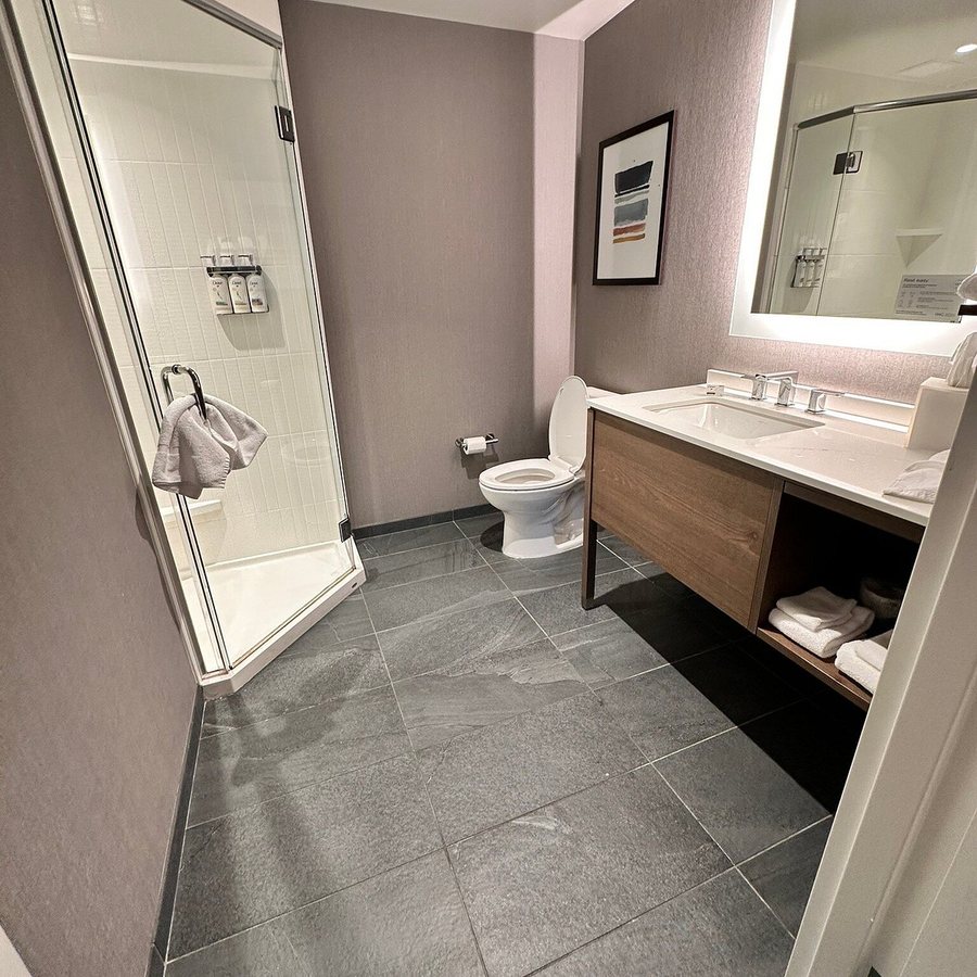 Staybridge Suites Wilmington Newark by IHG — Bathroom