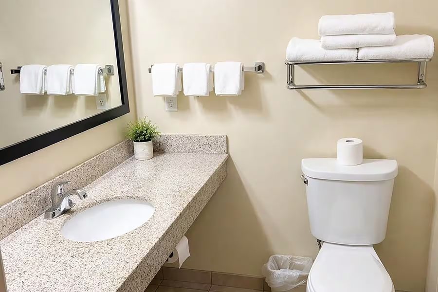 Steele inn suites — Bathroom