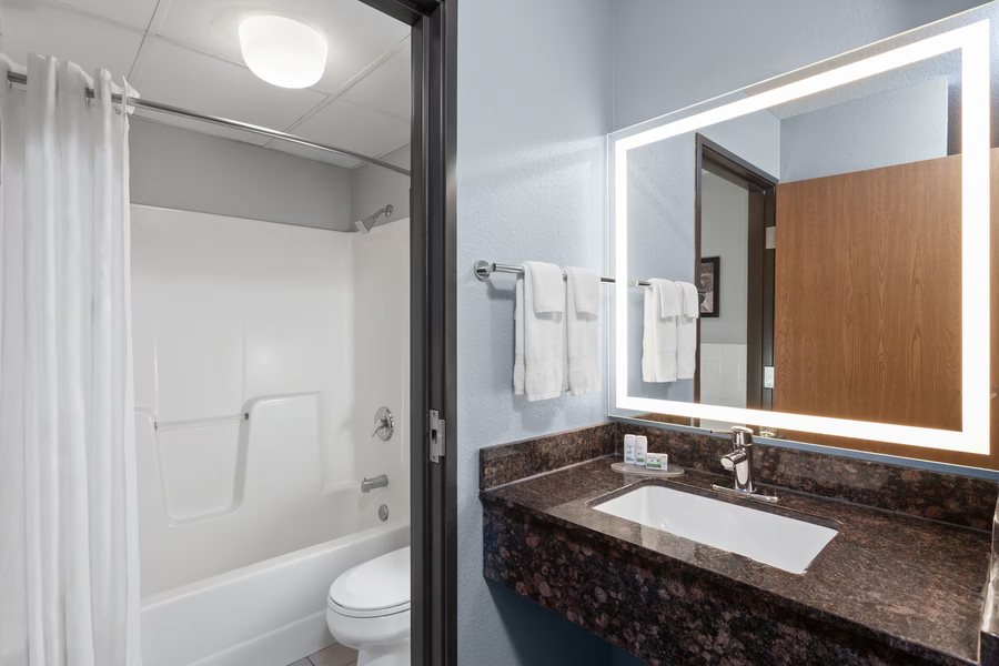 Stepping Stone Inn — Bathroom