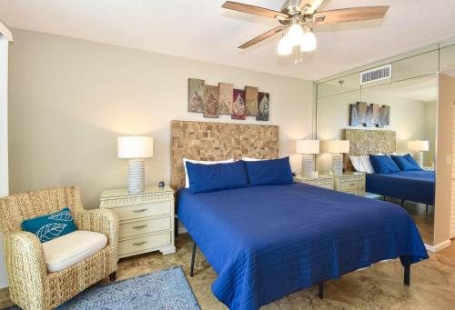 Sterling Sands Condominiums — Guest room