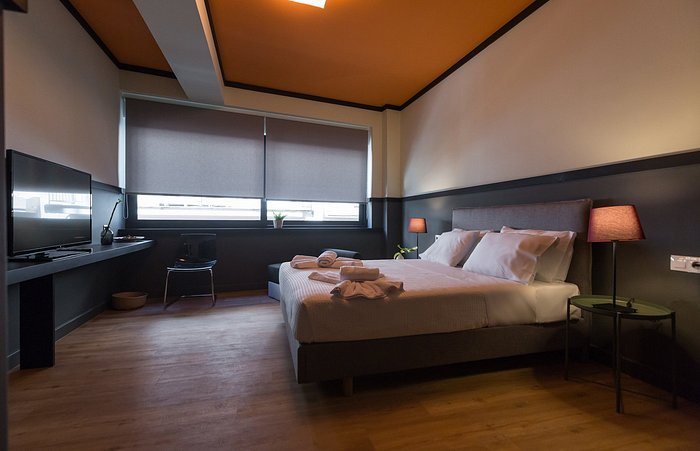 Still Athens — Guest room