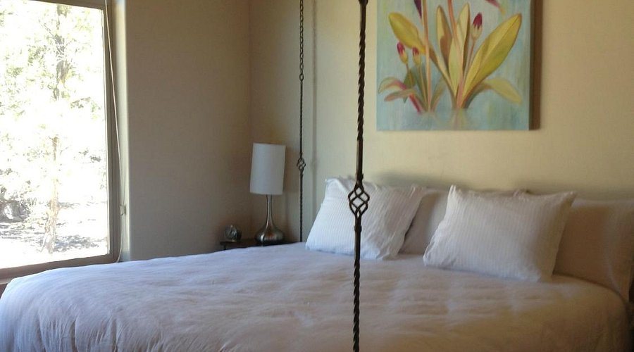 Stone Canyon Inn — Guest room