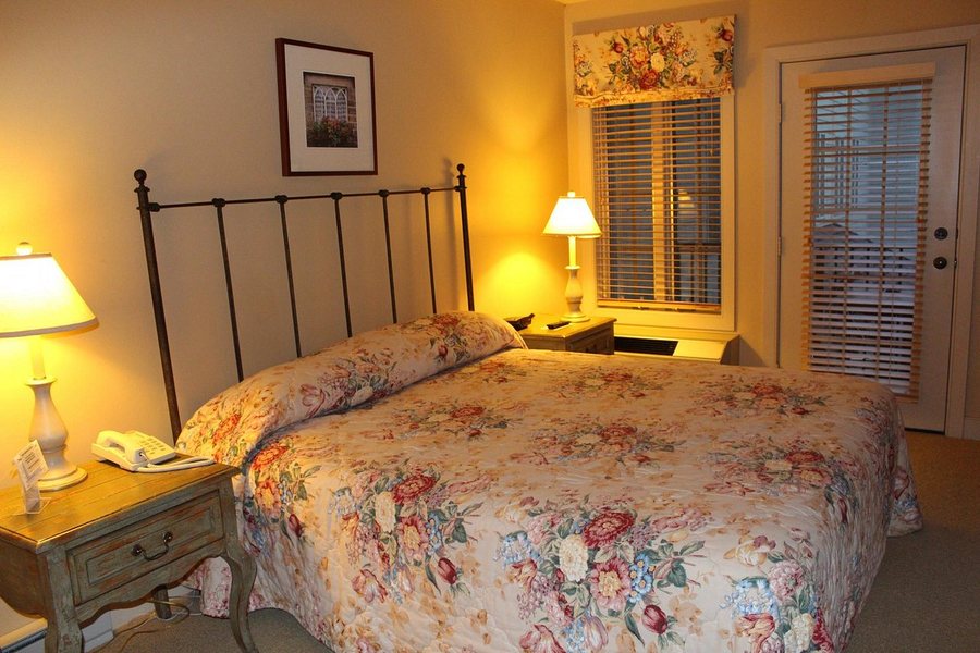 Stone Harbor Resort — Guest room
