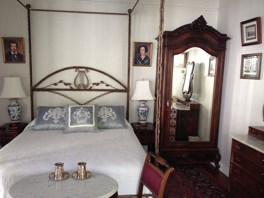 Stone House Musical B B — Guest room