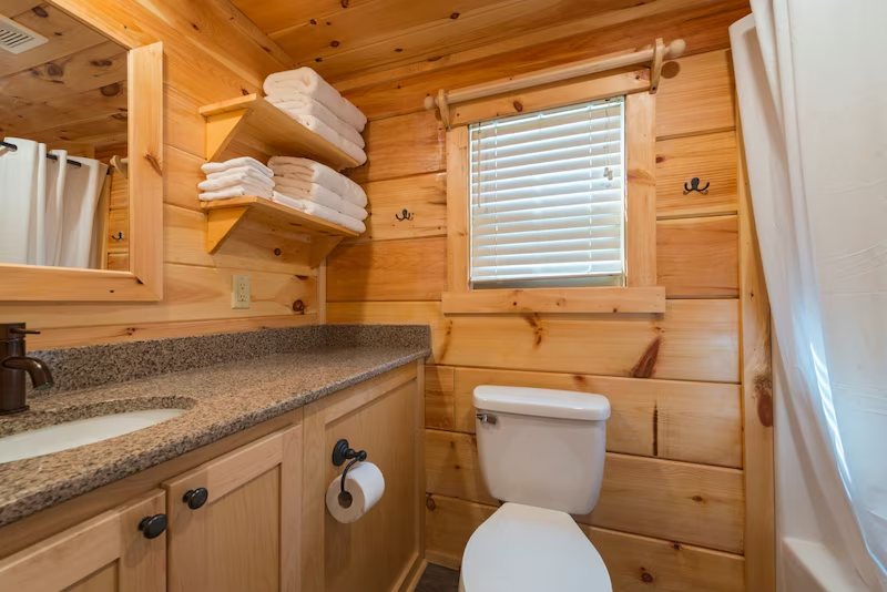 Stone Mountain Lodge Cabins — Bathroom