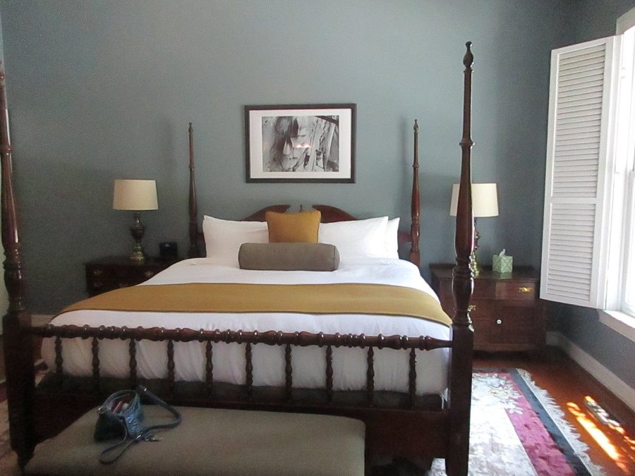 Stone Mountain Manor — Guest room