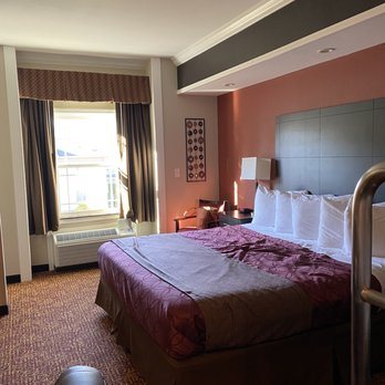 Stonebrook Lodge — Guest room