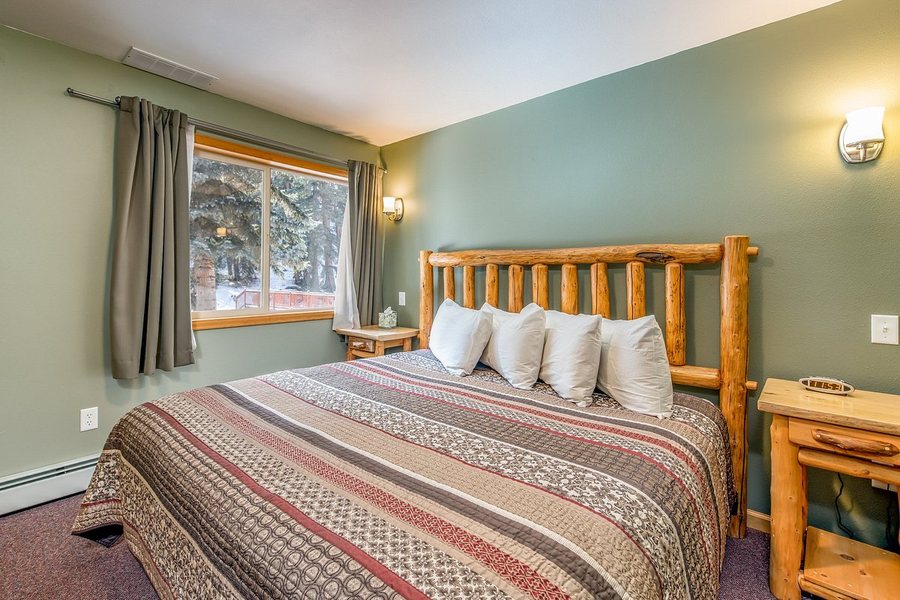 Stonebrook Resort — Guest room