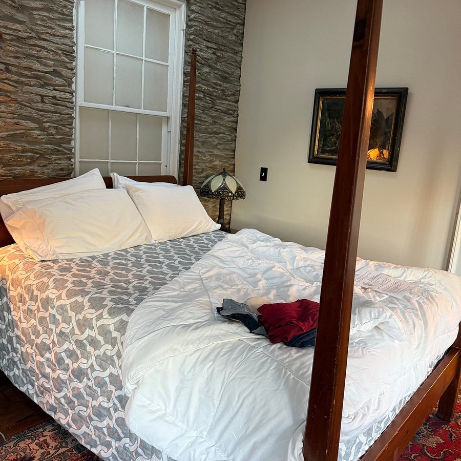 Stonehouse Bed and Breakfast — Guest room