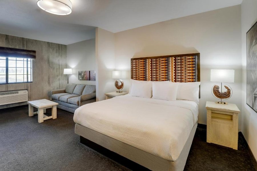 Stoney Creek Hotel Tulsa Broken Arrow — Guest room