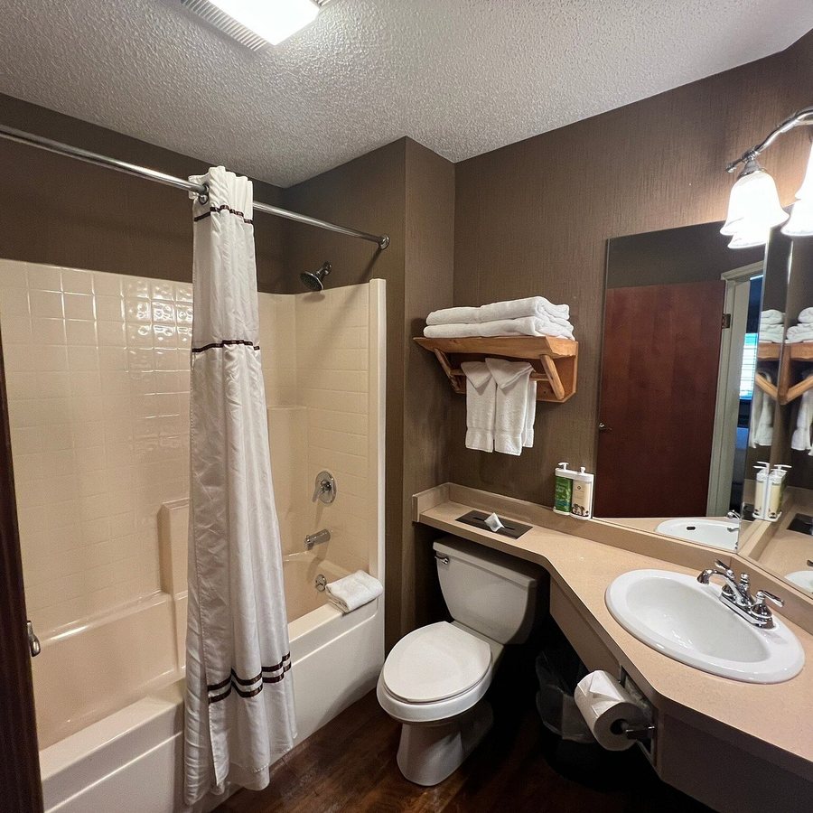 Stoney Creek Inn — Bathroom