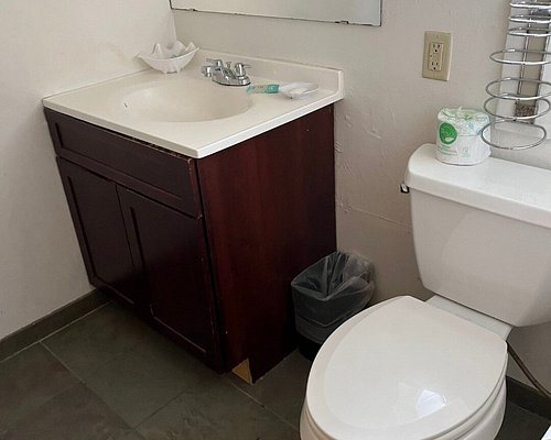 Stony Creek Lodge — Bathroom