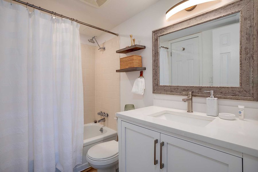 Storm Meadows East Slopeside — Bathroom