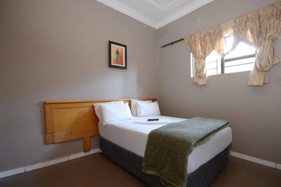 Stornoway Lodge — Guest room