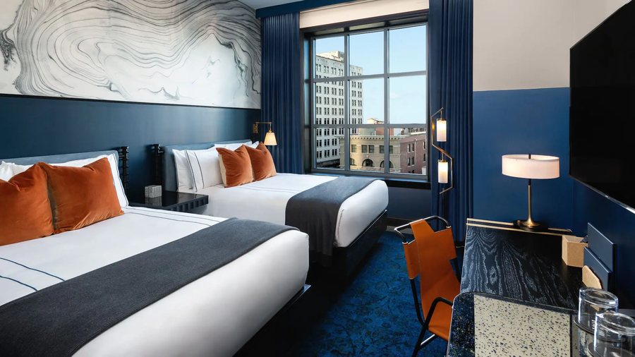 Story Inn — Guest room